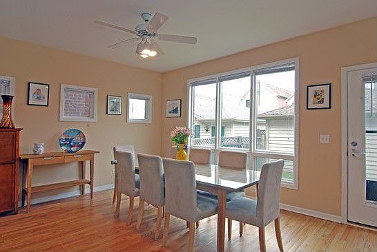 Convenient breakfast nook