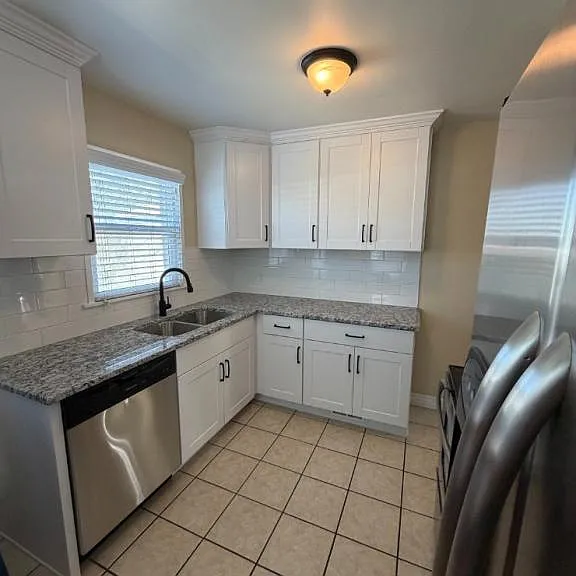 721 Robins Ave — Photo 5