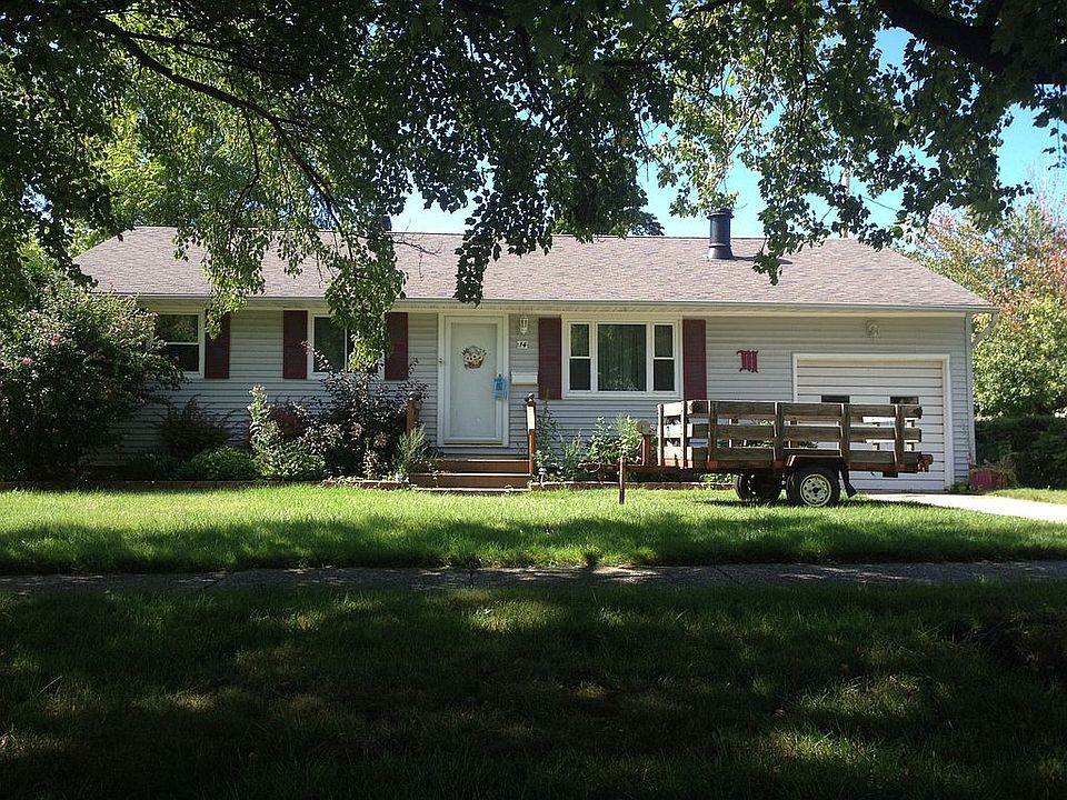 14 Lynbrook Dr.