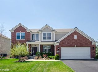 3531 Chancery Ln, Carpentersville, IL 60110
