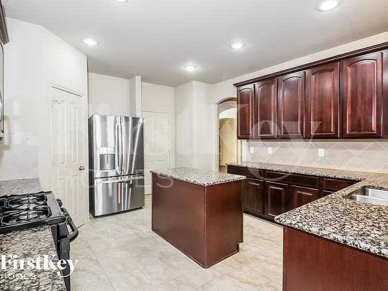 12832 Travers Trl — Photo 9