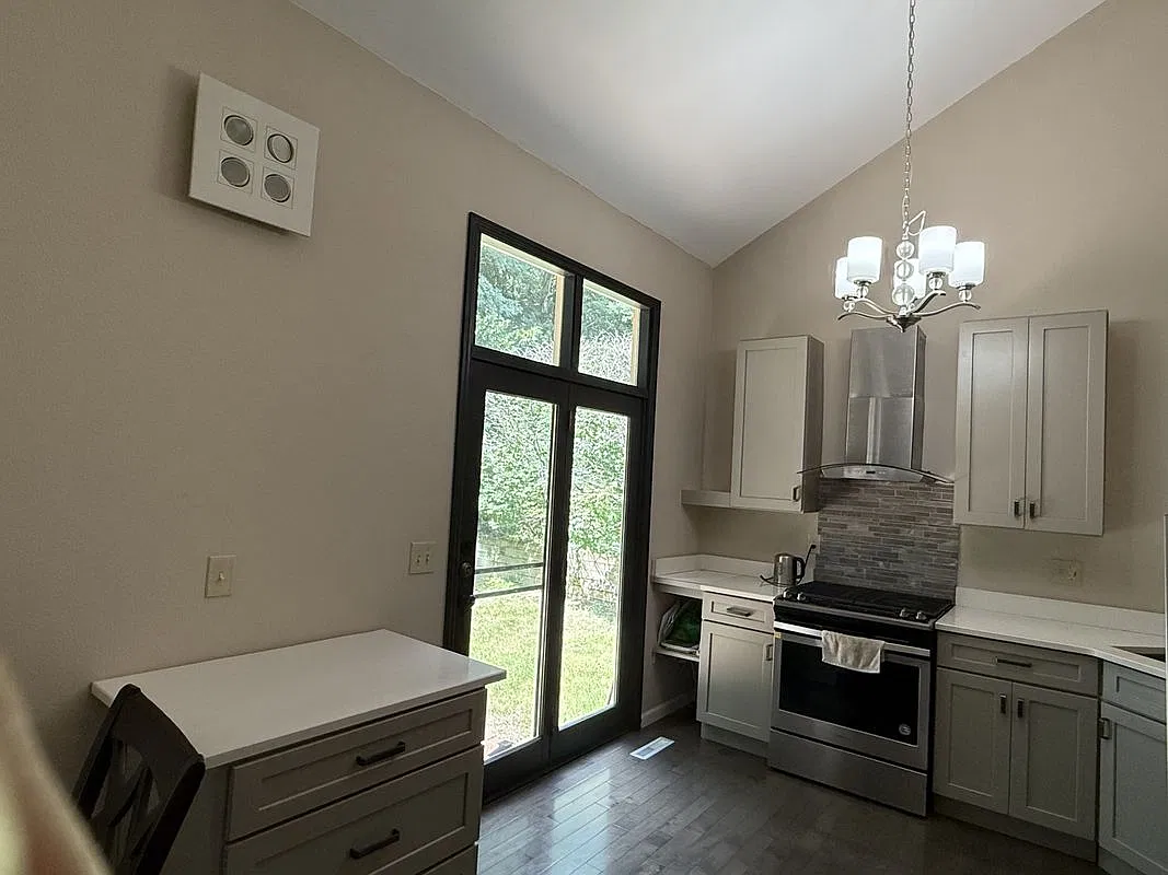 3 bed, 3.0 bath, 1509 sqft, $2,595 — Photo 4