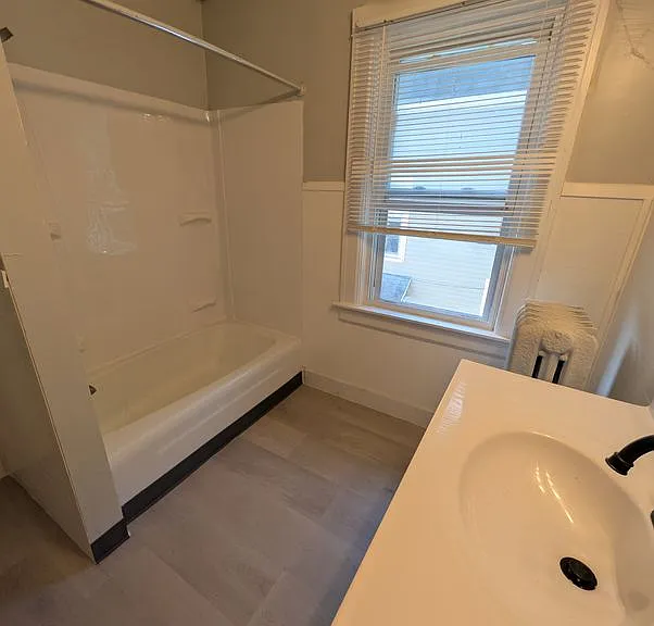 1097 Dewey Ave #B — Photo 7