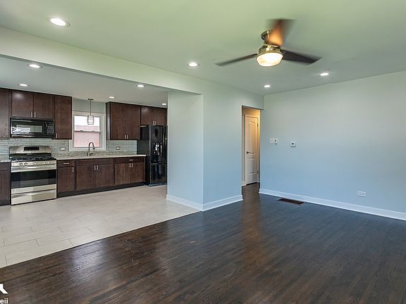 2nd image of 15036 Hoyne Ave