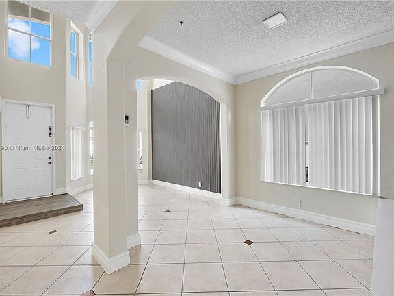 4th image of 3838 SW 50th Ct #3838