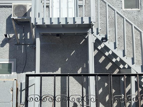 3rd image of 10628 Cuatro Vistas Dr