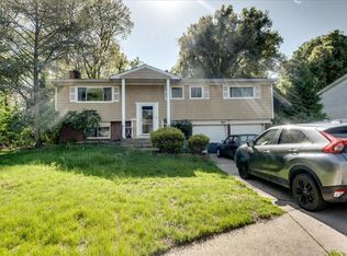 8 Holly Ct, North Babylon, NY 11703
