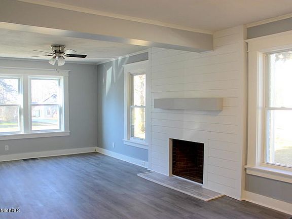 3rd image of 409 West St