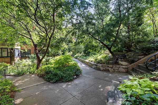 Sold by Compass | media 9