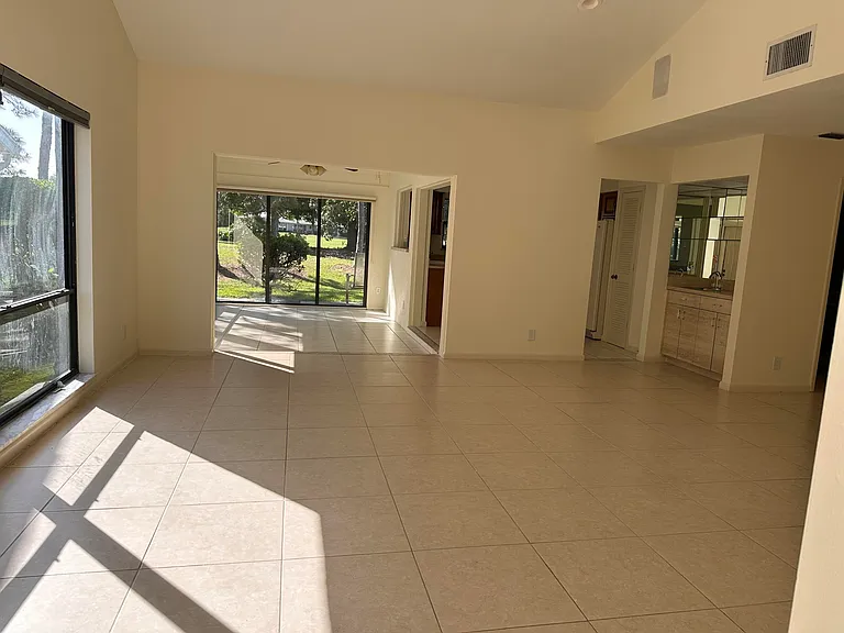 2687 SW Egret Pond Cir — Photo 3