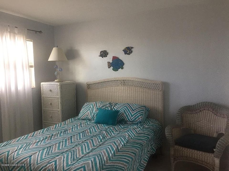 2nd image of 330 NE Edgewater Dr APT 203