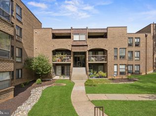 11244 Chestnut Grove Sq APT 153, Reston, VA 20190