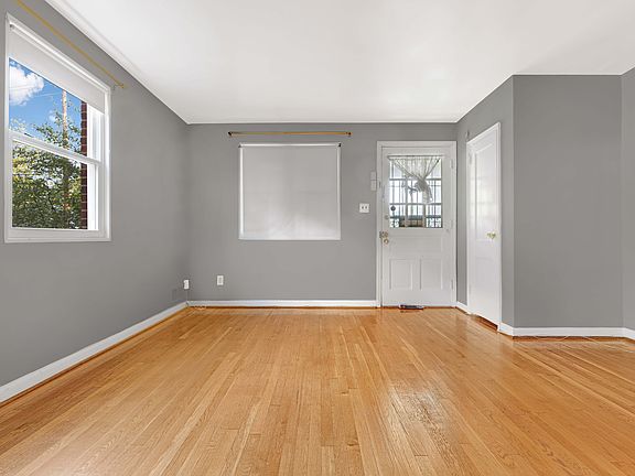 1719 Monroe St NE-3_08162023