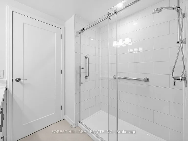 561 Avenue Rd #803-4 — Photo 13