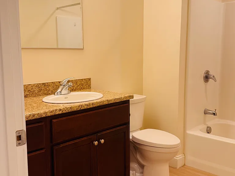 Americana Apartments — Photo 10
