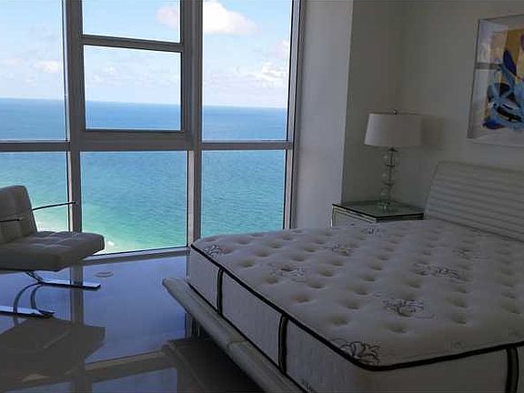 4th image of 18201 Collins Ave #5102