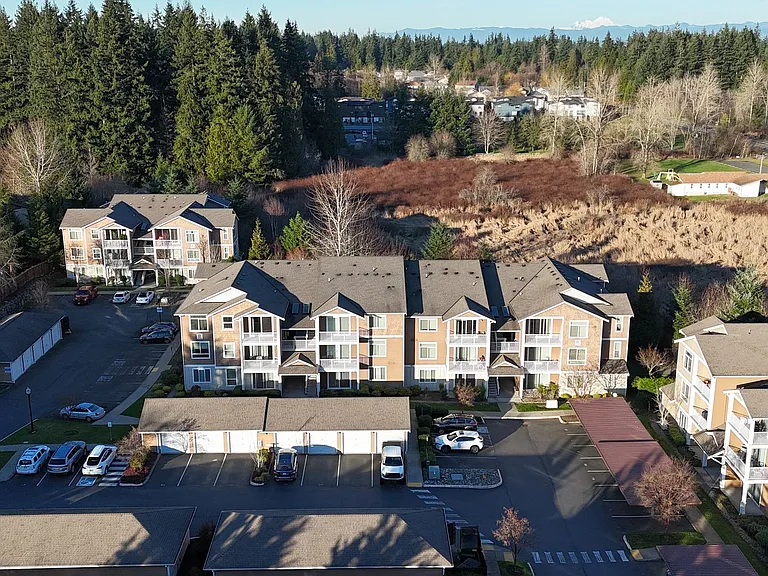Creekside Apartments — Photo 18
