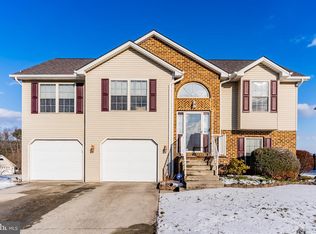 421 Clover St, Etters, PA 17319