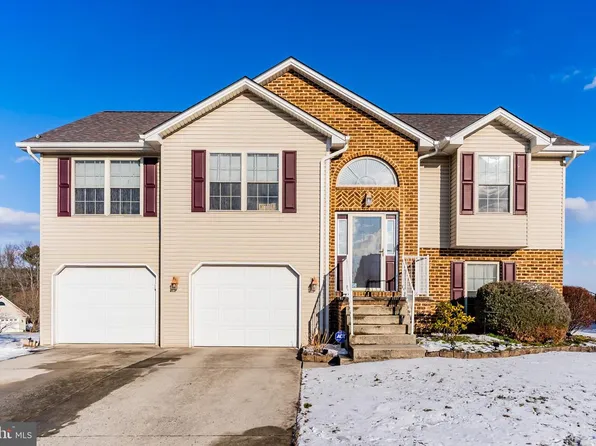 421 Clover St, Etters, PA 17319