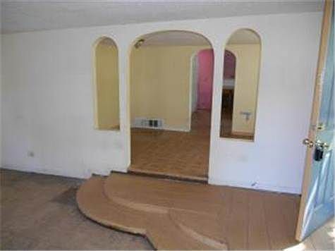 4th image of 1601 N River Blvd