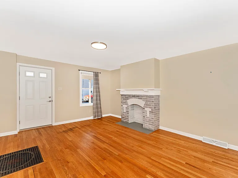 72 Wayside Ave — Photo 10