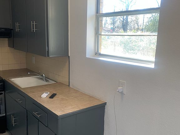 3rd image of 5670 Akra Ave #5676