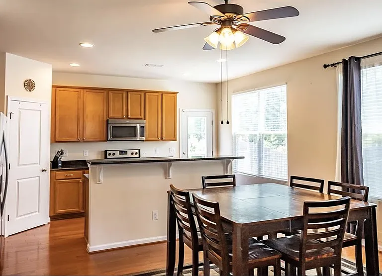 909 Amanda Dr — Photo 15
