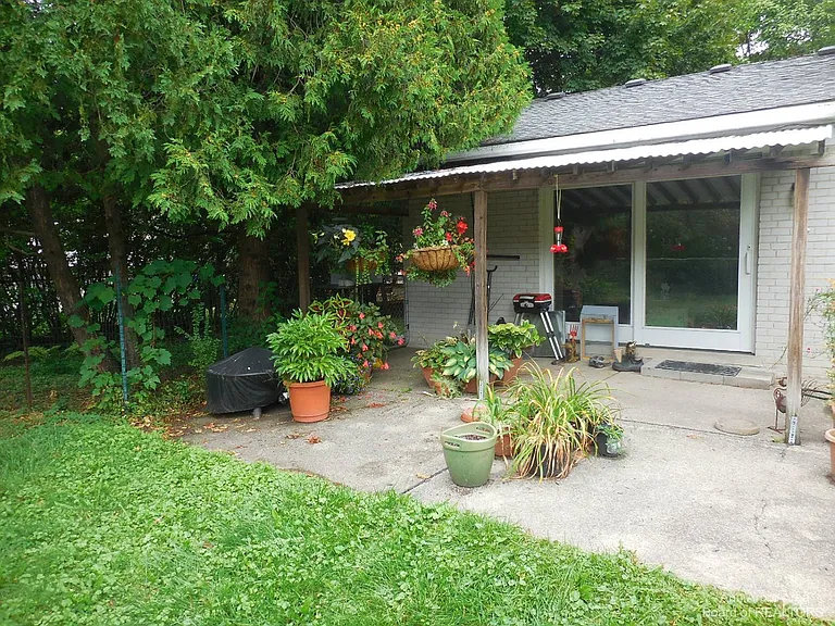 3253 Lockridge Dr — Photo 15