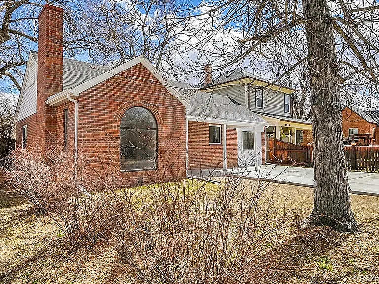 1448 Newport St — Photo 3