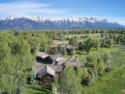 6120 N Prickly Pear Ln, Jackson, WY, 83001