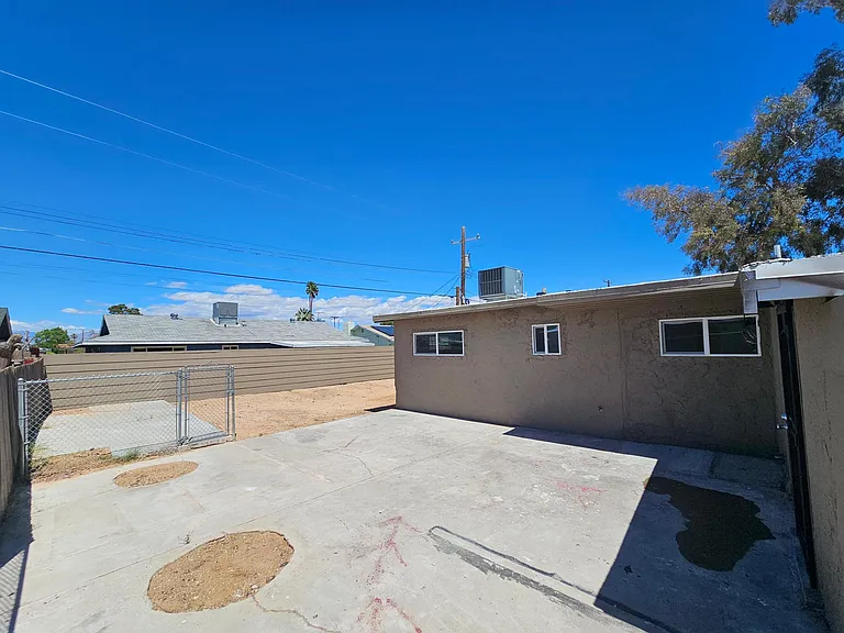 5900 Gipsy Ave — Photo 16