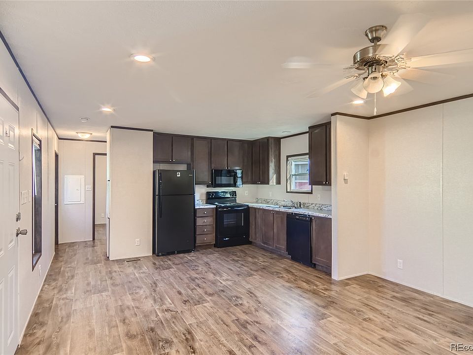 1st image of 400 Willow Bend
