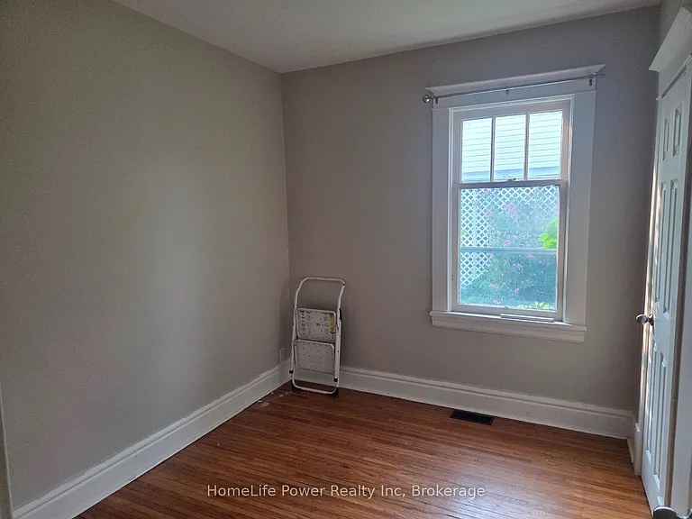 25 Menzie Ave — Photo 4