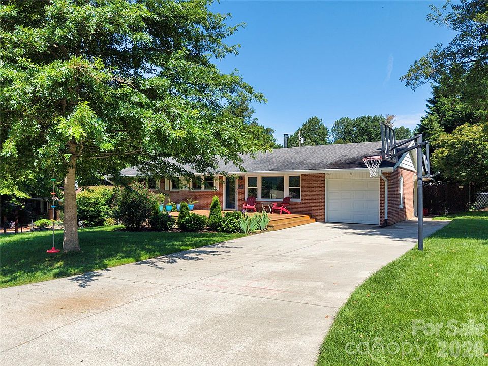 1st image of 217 S Hillandale Dr