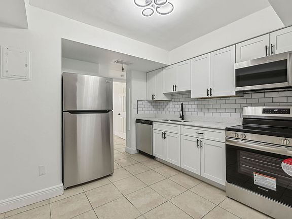 5th image of 1065 94th St #106