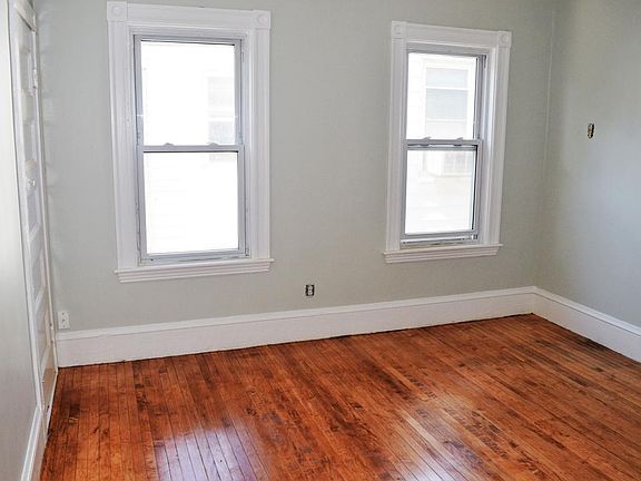5th image of 410 Medford St #11