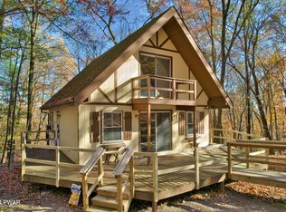 117 Swallow Cir, Bushkill, PA 18324