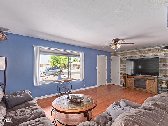 3rd image of 5521 E DALLAS Street