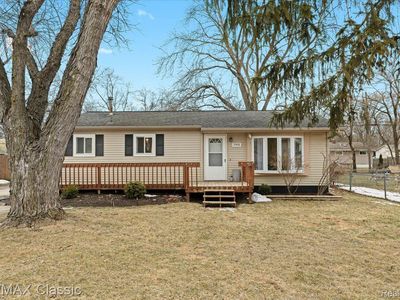 2901 Woodlawn St, Walled Lake, MI, 48390