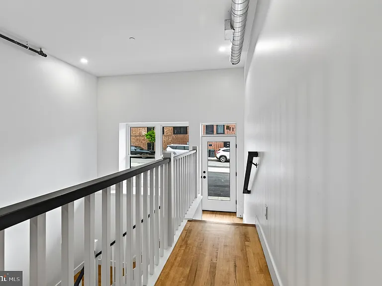 123 S Main St #6 — Photo 21