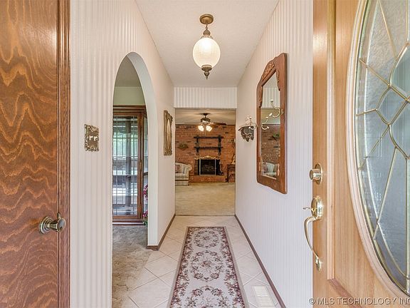 5th image of 9302 Highland Dr