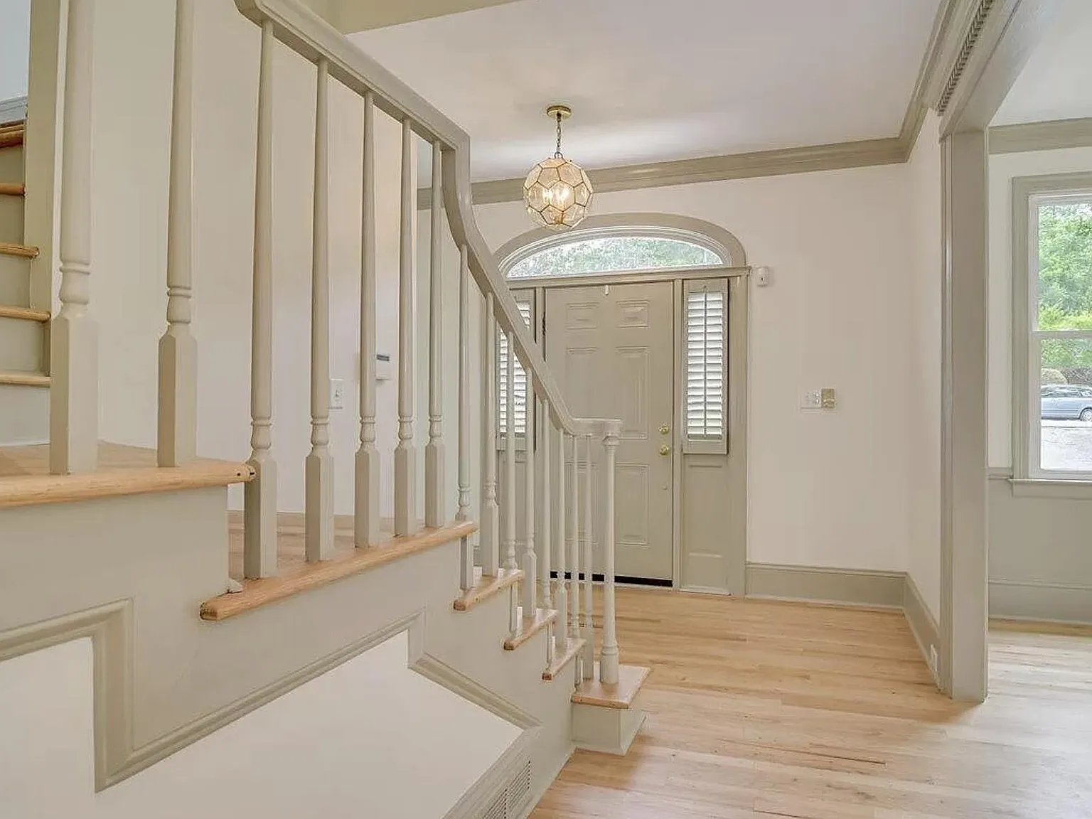 4 bed, 2472 sqft, $3,500 — Photo 4