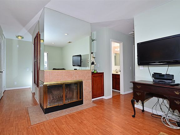 4th image of 3805 Herbert St APT 10C