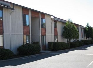 5704 NE 34th St APT 4, Vancouver, WA 98661