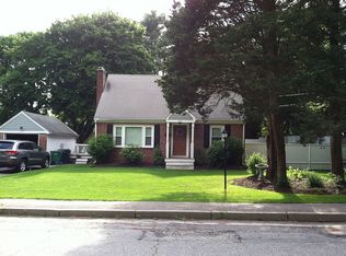 271 Potowomut Rd, Warwick, RI 02818