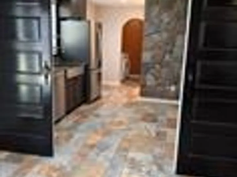1009 Kenningston St — Photo 9