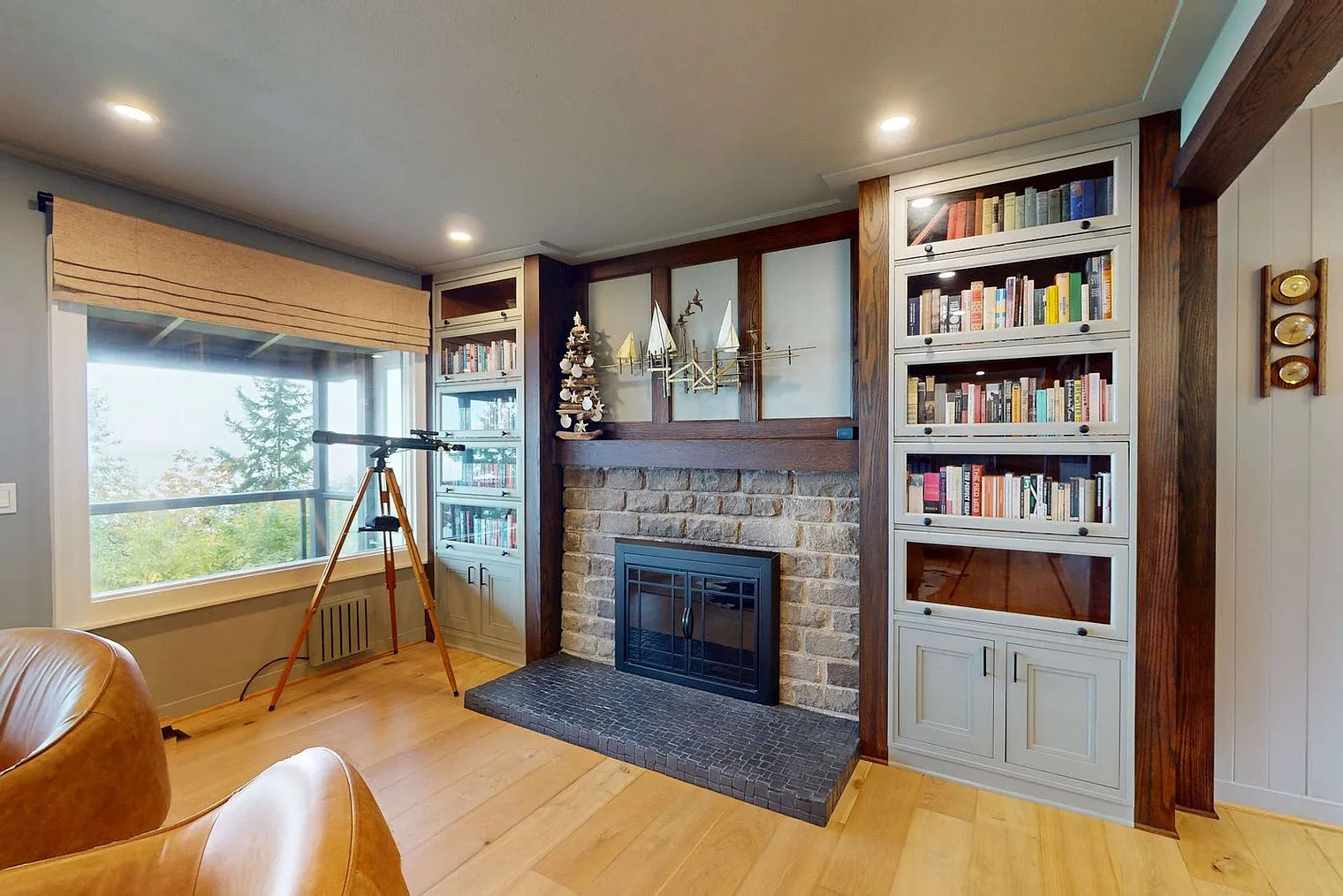 2 bed, 1.0 bath, 1097 sqft, $5,569 — Photo 1