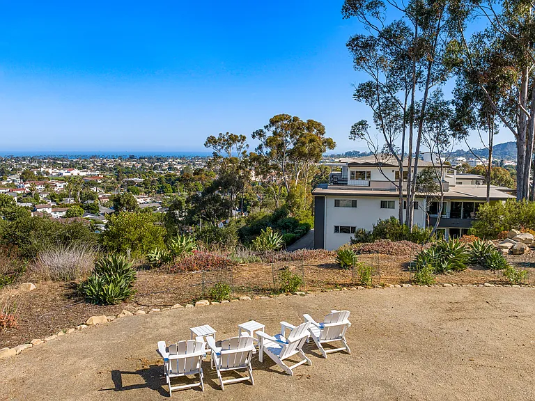 813 E Anapamu St #Penthouse B — Photo 17