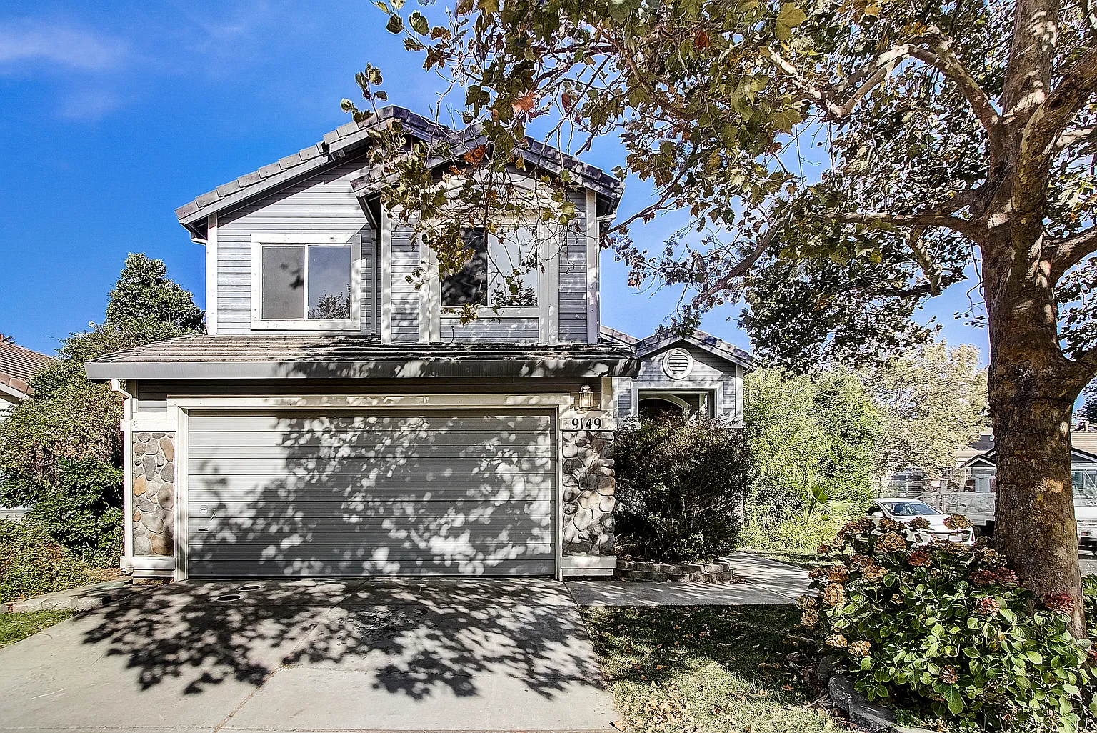9149 Laguna Center Cir photo 1