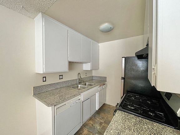 4th image of 4381 Ventura Canyon Ave Unit 9